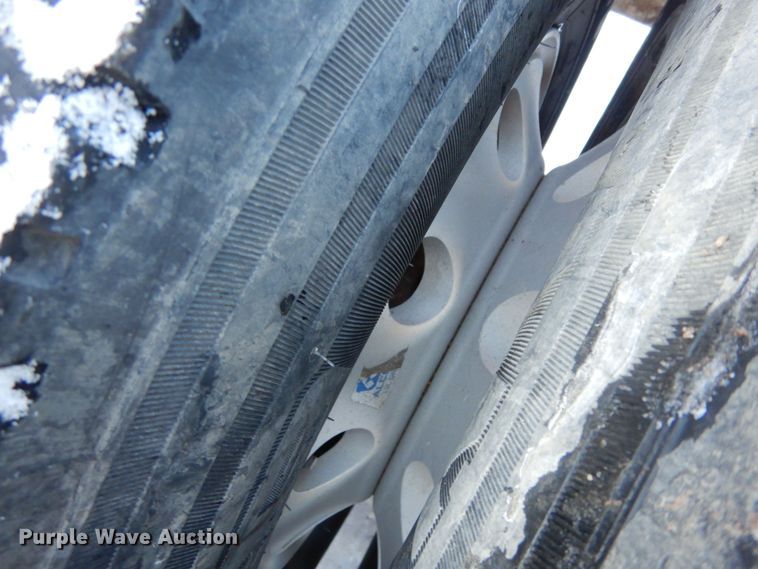 image for item DF8294 2003 Peterbilt 379  semi truck