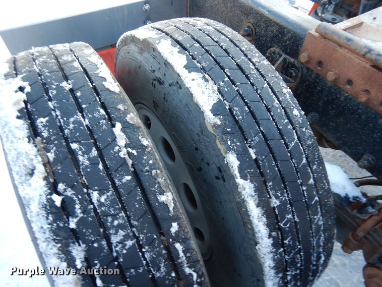 image for item DF8294 2003 Peterbilt 379  semi truck