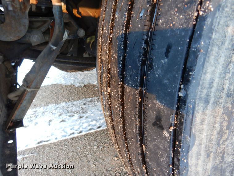 image for item DF8294 2003 Peterbilt 379  semi truck