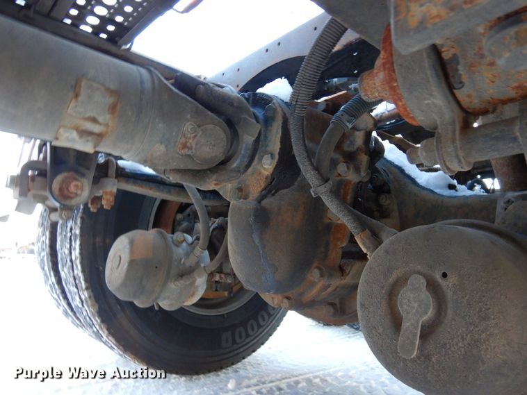 image for item DF8294 2003 Peterbilt 379  semi truck