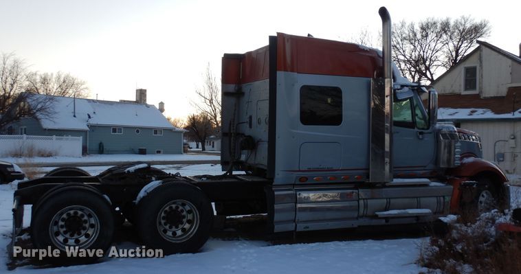 image for item DF8295 2010 International Lonestar  semi truck