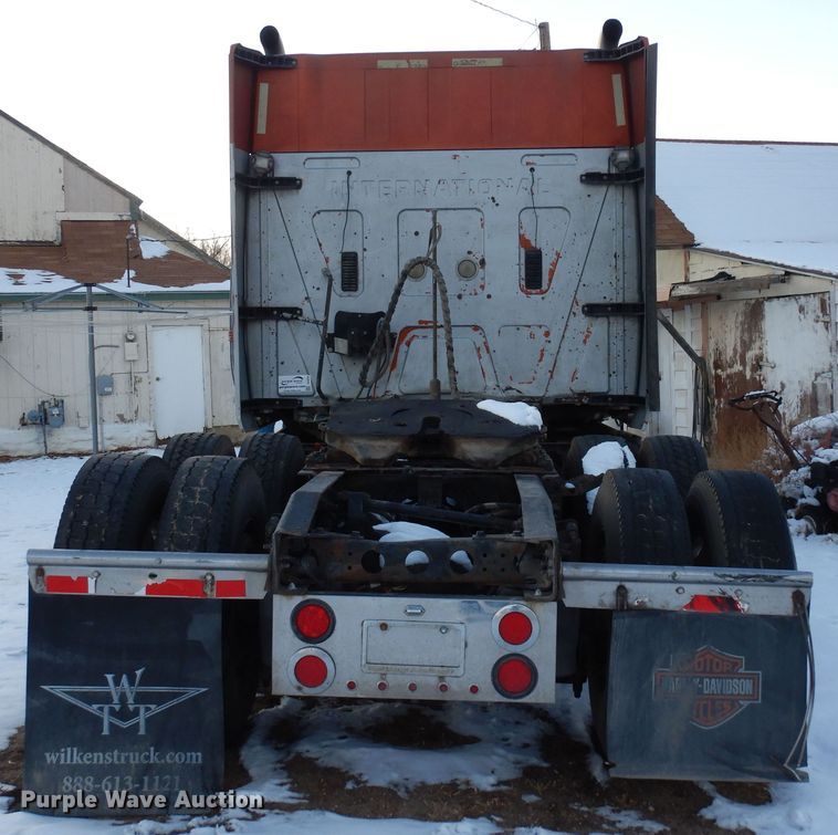 image for item DF8295 2010 International Lonestar  semi truck