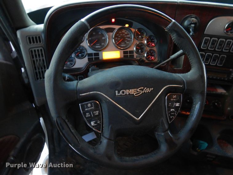 image for item DF8295 2010 International Lonestar  semi truck