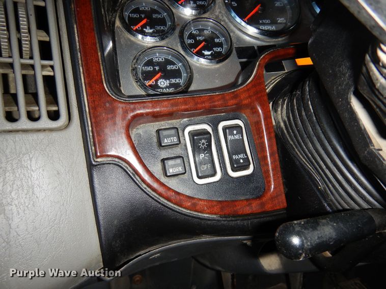 image for item DF8295 2010 International Lonestar  semi truck