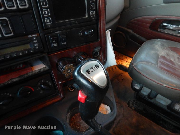 image for item DF8295 2010 International Lonestar  semi truck