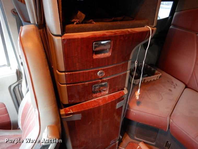 image for item DF8295 2010 International Lonestar  semi truck