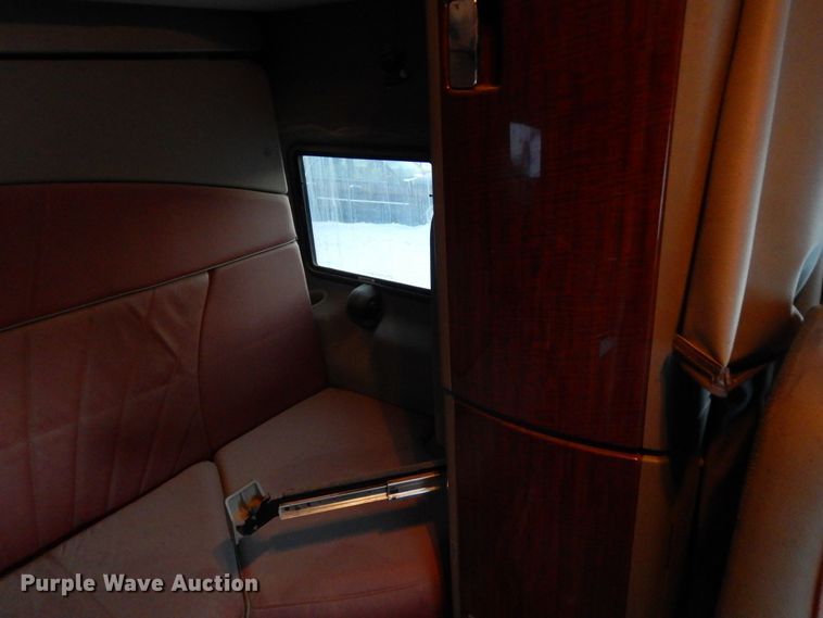 image for item DF8295 2010 International Lonestar  semi truck