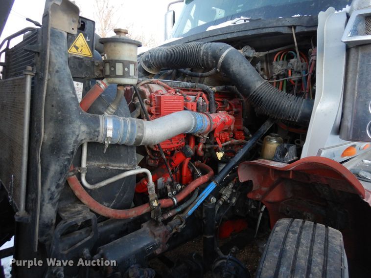 image for item DF8295 2010 International Lonestar  semi truck