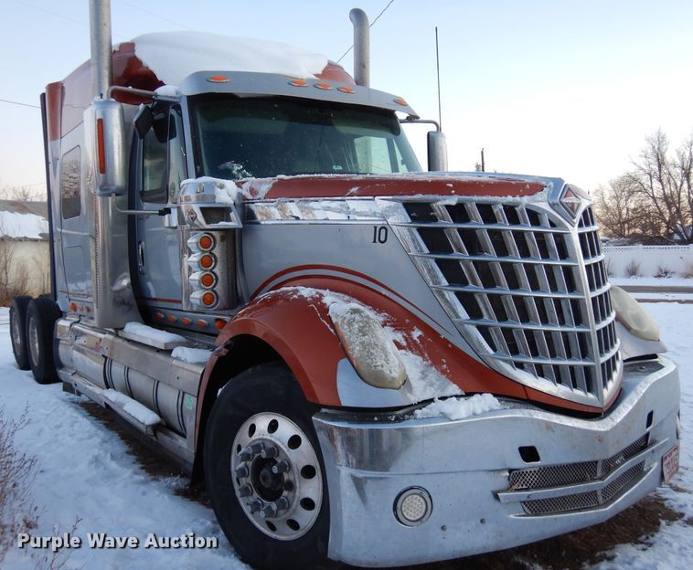 image for item DF8295 2010 International Lonestar  semi truck