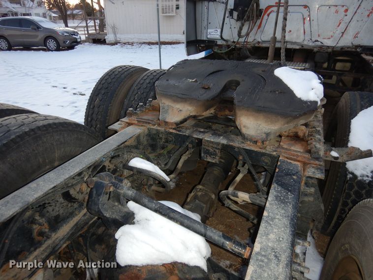 image for item DF8295 2010 International Lonestar  semi truck