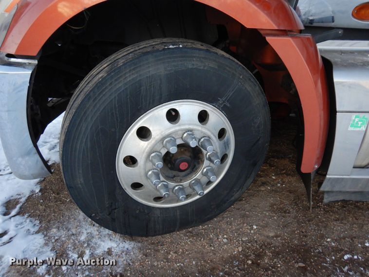 image for item DF8295 2010 International Lonestar  semi truck