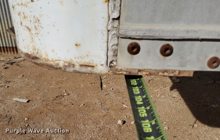 image for item DK6495 1984 Fruehauf Road Systems  dry van trailer