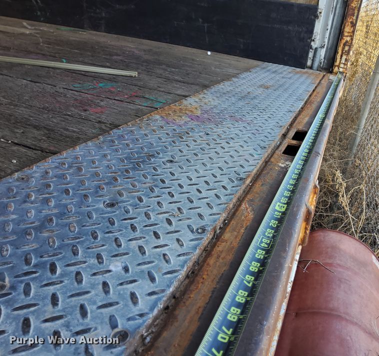 image for item DK6495 1984 Fruehauf Road Systems  dry van trailer