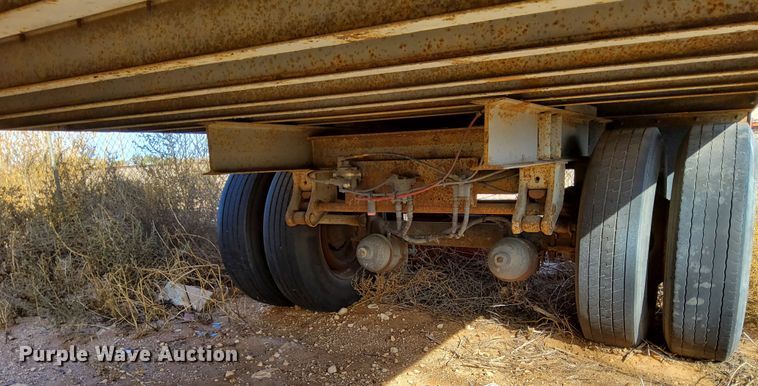 image for item DK6495 1984 Fruehauf Road Systems  dry van trailer