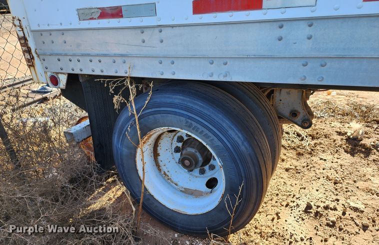 image for item DK6495 1984 Fruehauf Road Systems  dry van trailer