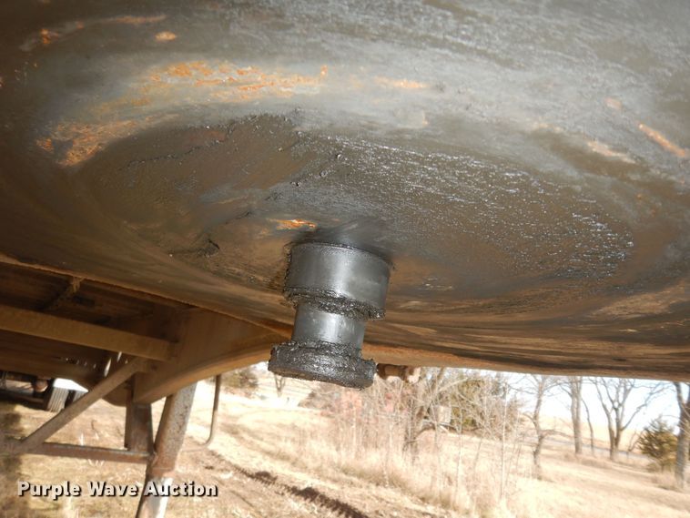 image for item DK7516 2007 Manac  flatbed trailer