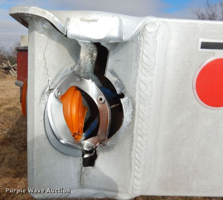 image for item DK7516 2007 Manac  flatbed trailer