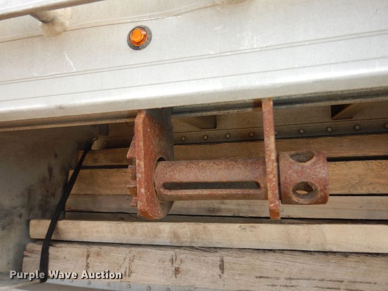 image for item DK7516 2007 Manac  flatbed trailer