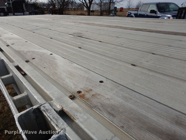 image for item DK7516 2007 Manac  flatbed trailer