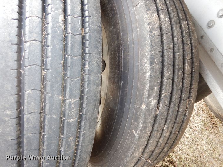 image for item DK7516 2007 Manac  flatbed trailer