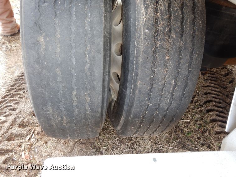 image for item DK7516 2007 Manac  flatbed trailer