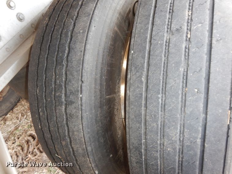 image for item DK7516 2007 Manac  flatbed trailer