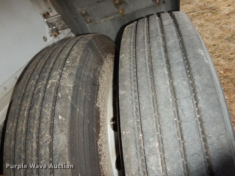 image for item DK7516 2007 Manac  flatbed trailer