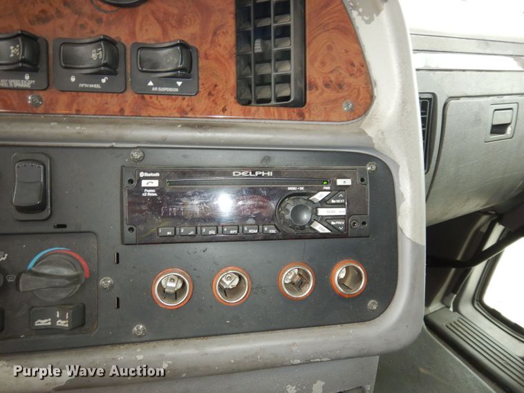 image for item DK7559 2007 Peterbilt 387  semi truck