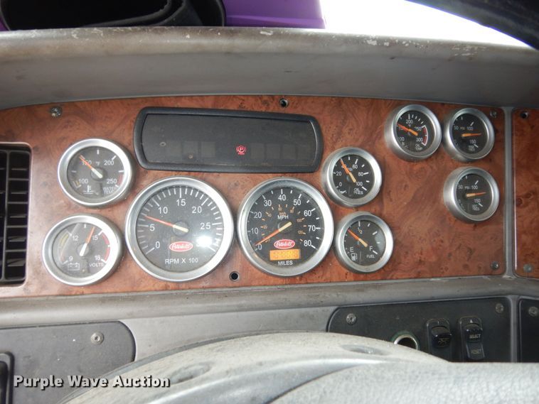 image for item DK7559 2007 Peterbilt 387  semi truck