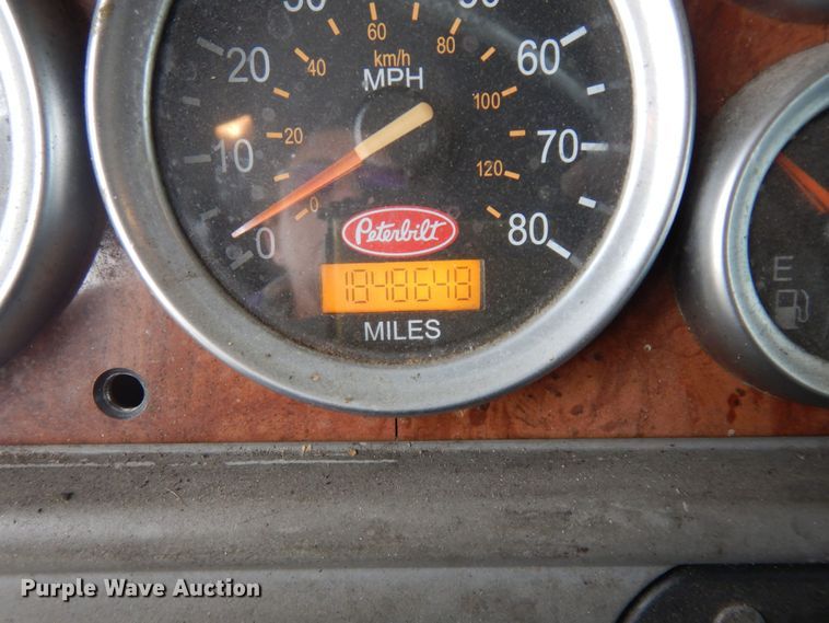 image for item DK7559 2007 Peterbilt 387  semi truck