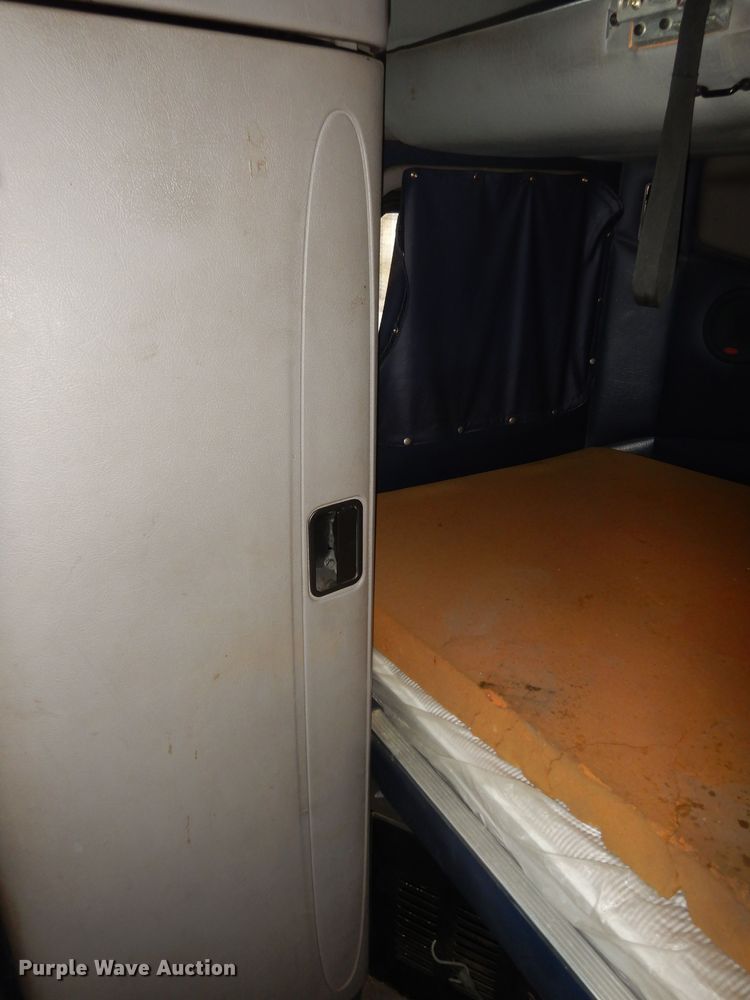 image for item DK7559 2007 Peterbilt 387  semi truck