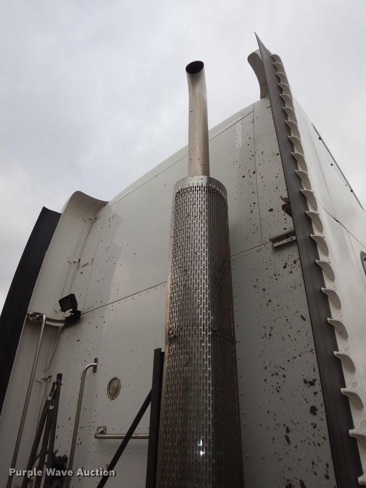 image for item DK7559 2007 Peterbilt 387  semi truck