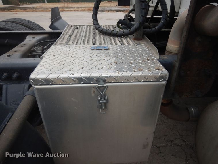 image for item DK7559 2007 Peterbilt 387  semi truck