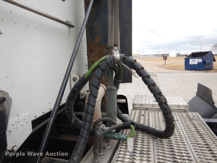 image for item DK7559 2007 Peterbilt 387  semi truck