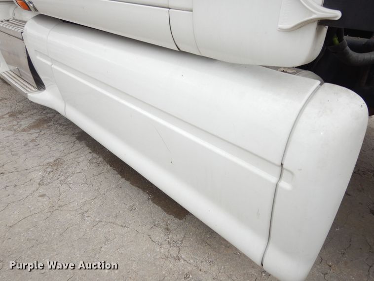 image for item DK7559 2007 Peterbilt 387  semi truck