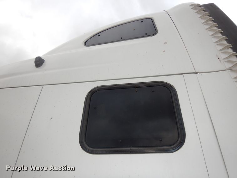 image for item DK7559 2007 Peterbilt 387  semi truck