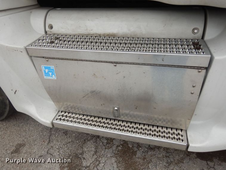 image for item DK7559 2007 Peterbilt 387  semi truck