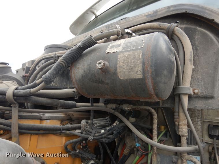 image for item DK7559 2007 Peterbilt 387  semi truck