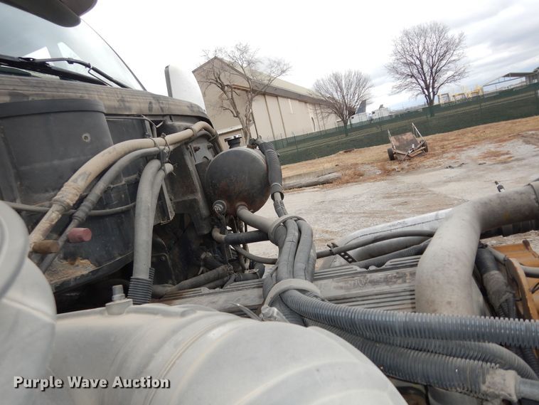 image for item DK7559 2007 Peterbilt 387  semi truck