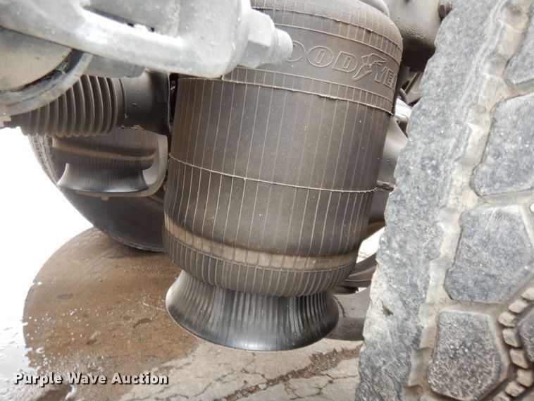 image for item DK7559 2007 Peterbilt 387  semi truck