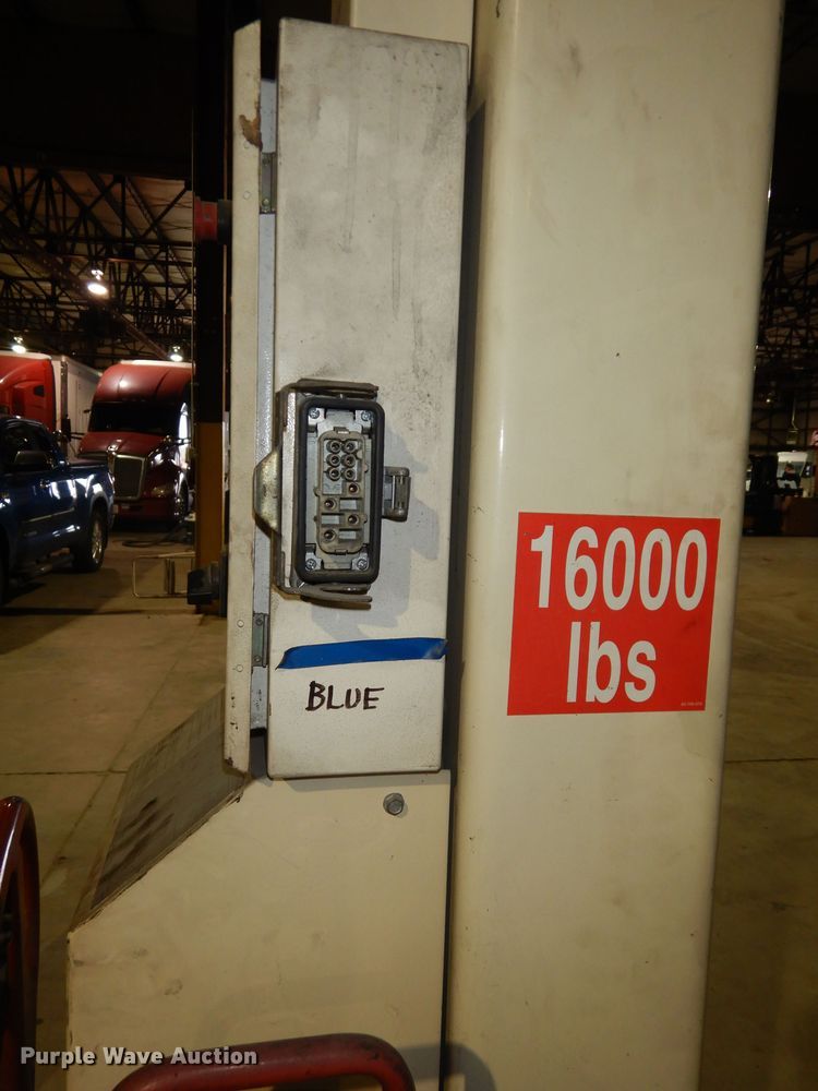 image for item DK7560 2003 Steril Koni ST1072  (4) Steril Koni ST1072 column lifts