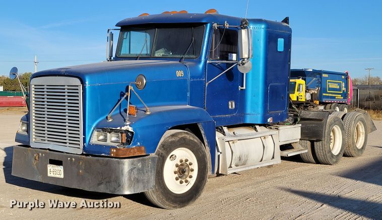 image for item DM8080 1993 Freightliner FLD120  semi truck