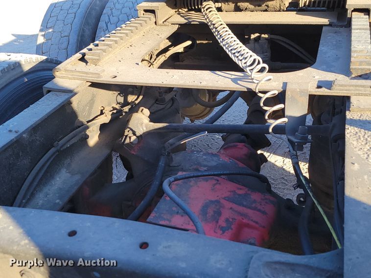 image for item DM8080 1993 Freightliner FLD120  semi truck