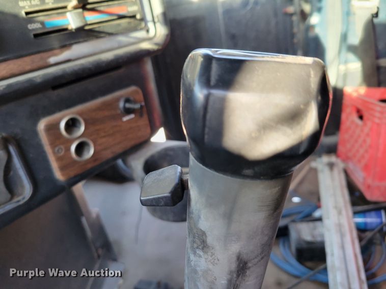 image for item DM8080 1993 Freightliner FLD120  semi truck