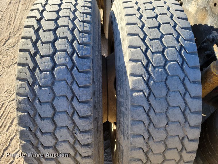 image for item DM8080 1993 Freightliner FLD120  semi truck