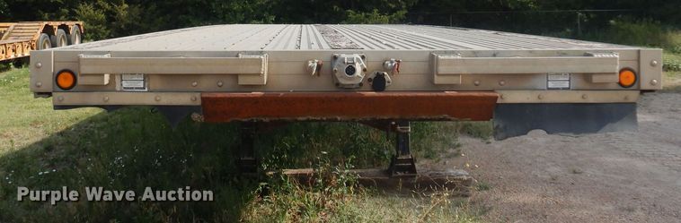 image for item DN0462 2001 Chaparral  flatbed trailer