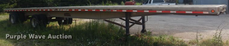 image for item DN0462 2001 Chaparral  flatbed trailer