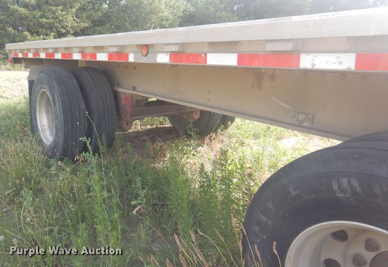 image for item DN0462 2001 Chaparral  flatbed trailer