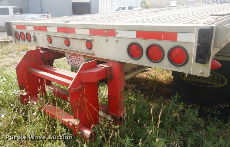 image for item DN0462 2001 Chaparral  flatbed trailer