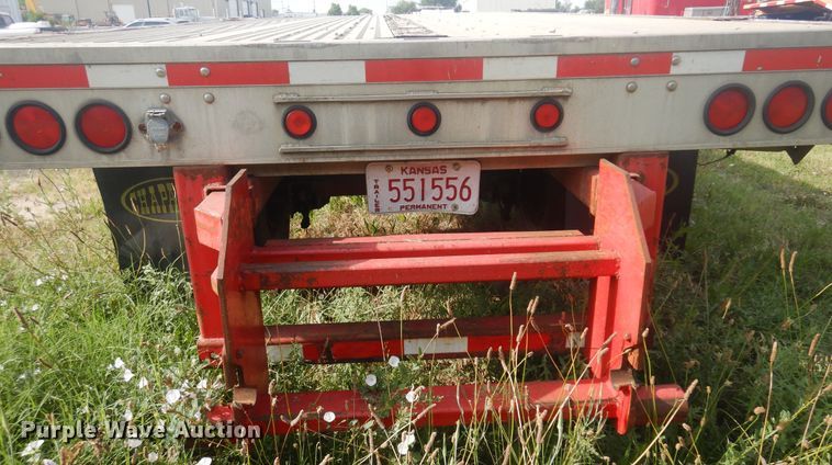image for item DN0462 2001 Chaparral  flatbed trailer